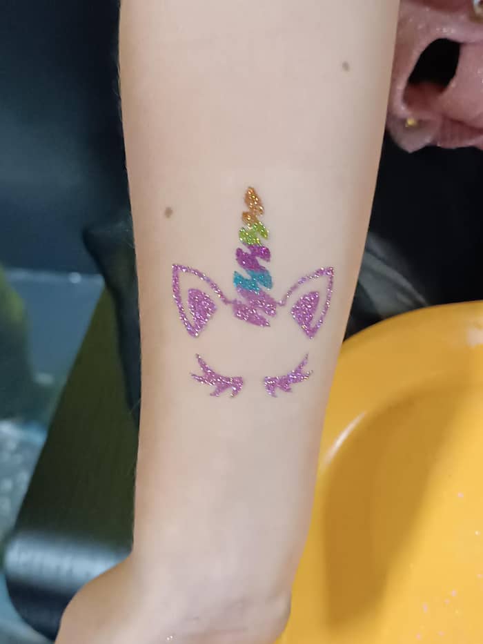 tatouage à paillettes personnalisé — Katia Kids Maquillage, Pau (64)